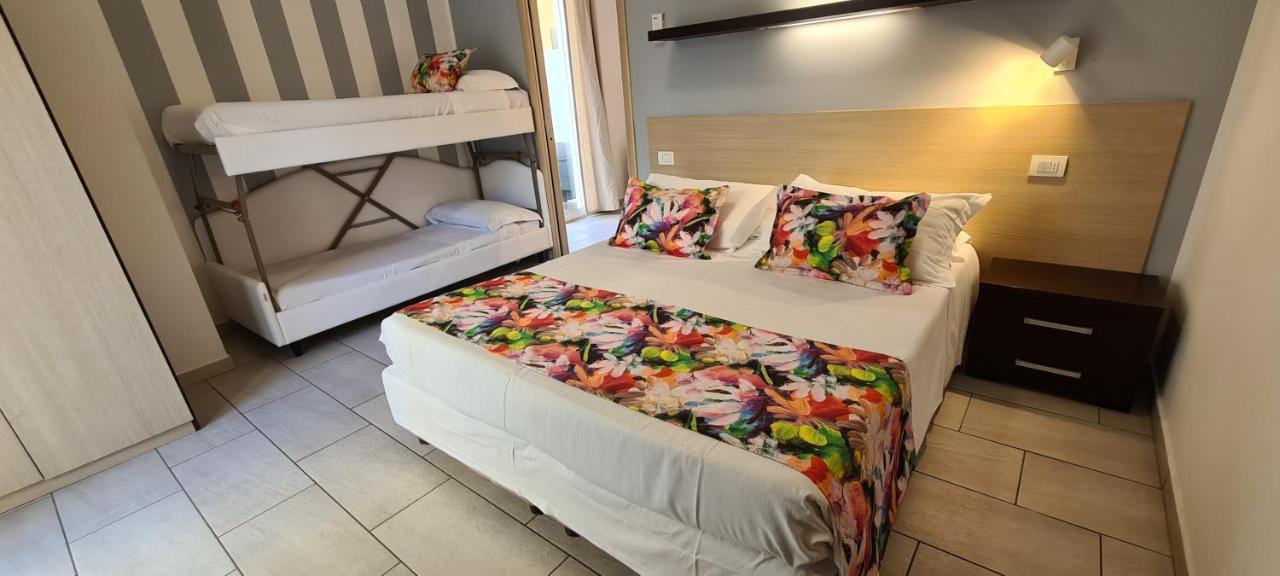 Rubino Apartments A 100Metri Dal Mare Riccione Luaran gambar