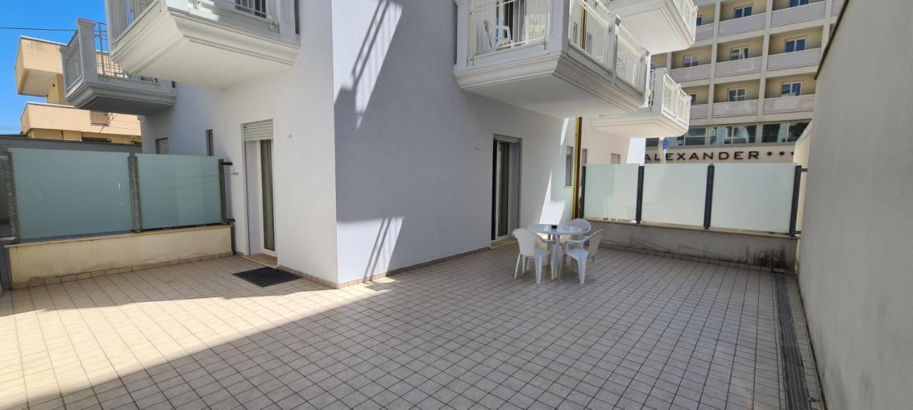 Rubino Apartments A 100Metri Dal Mare Riccione Luaran gambar