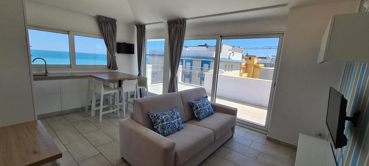 Rubino Apartments A 100Metri Dal Mare Riccione Luaran gambar