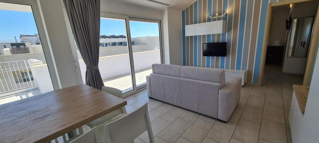 Rubino Apartments A 100Metri Dal Mare Riccione Luaran gambar