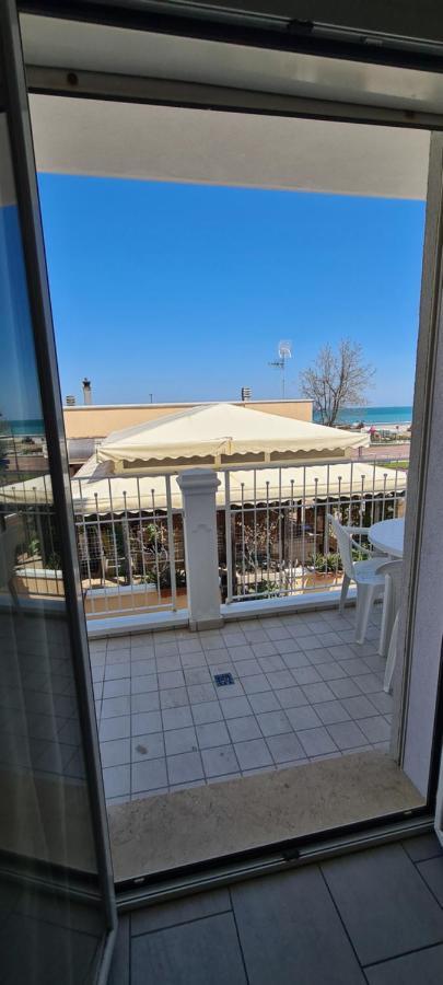 Rubino Apartments A 100Metri Dal Mare Riccione Luaran gambar