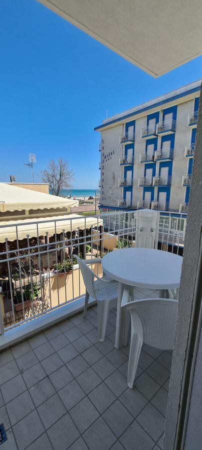 Rubino Apartments A 100Metri Dal Mare Riccione Luaran gambar