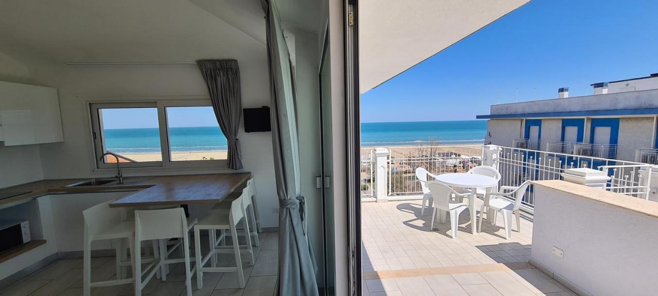 Rubino Apartments A 100Metri Dal Mare Riccione Luaran gambar