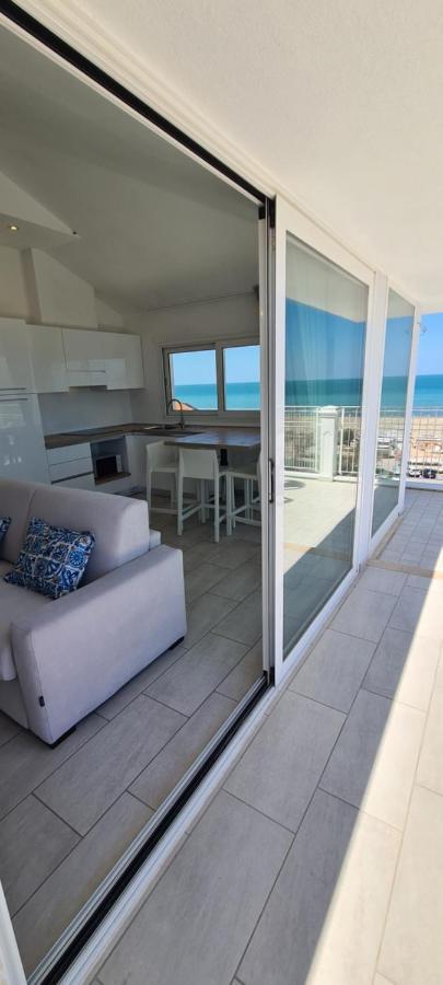 Rubino Apartments A 100Metri Dal Mare Riccione Luaran gambar