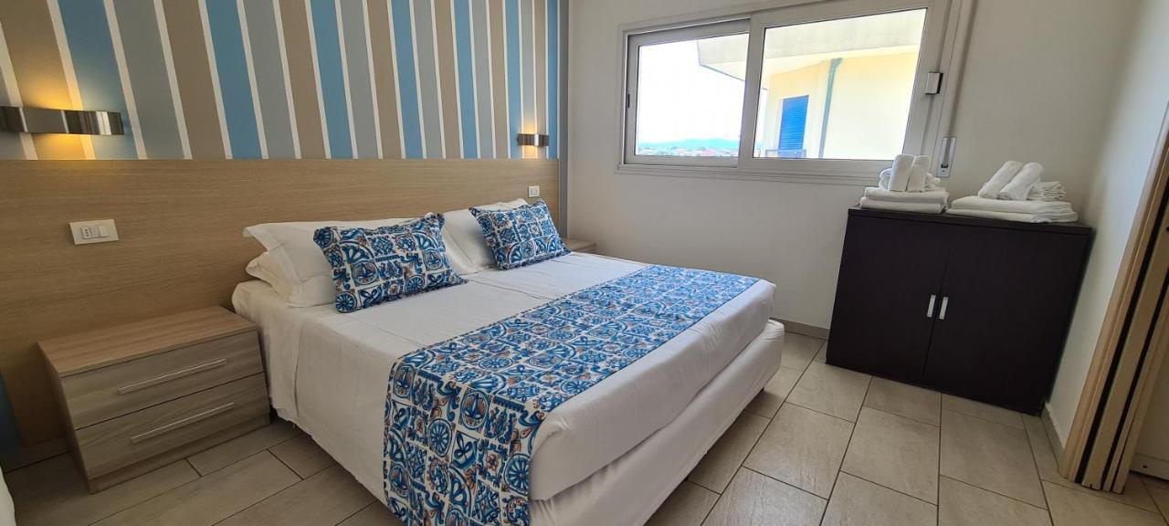 Rubino Apartments A 100Metri Dal Mare Riccione Luaran gambar