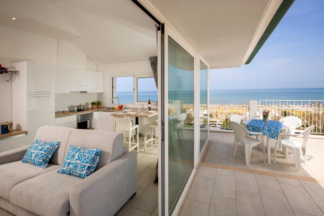 Rubino Apartments A 100Metri Dal Mare Riccione Luaran gambar