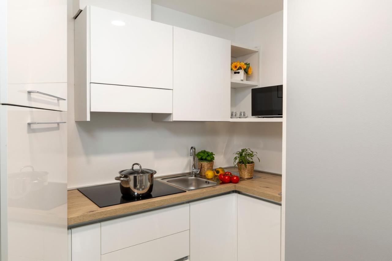 Rubino Apartments A 100Metri Dal Mare Riccione Luaran gambar
