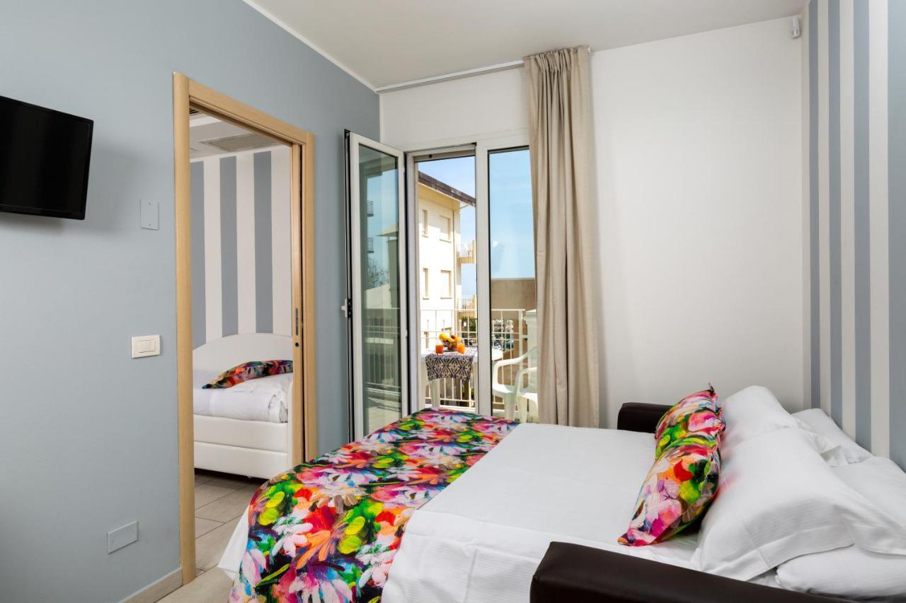 Rubino Apartments A 100Metri Dal Mare Riccione Luaran gambar