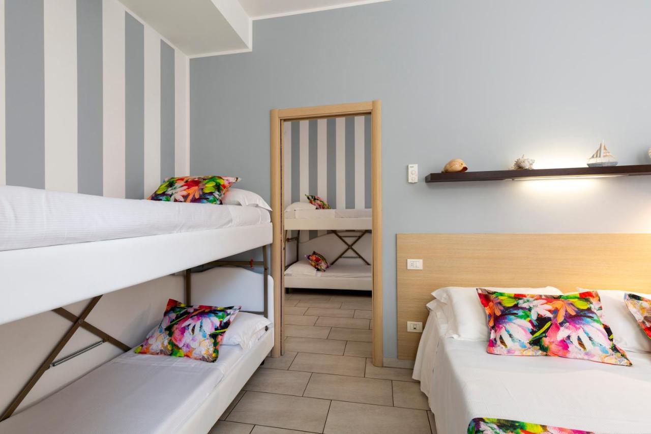 Rubino Apartments A 100Metri Dal Mare Riccione Luaran gambar