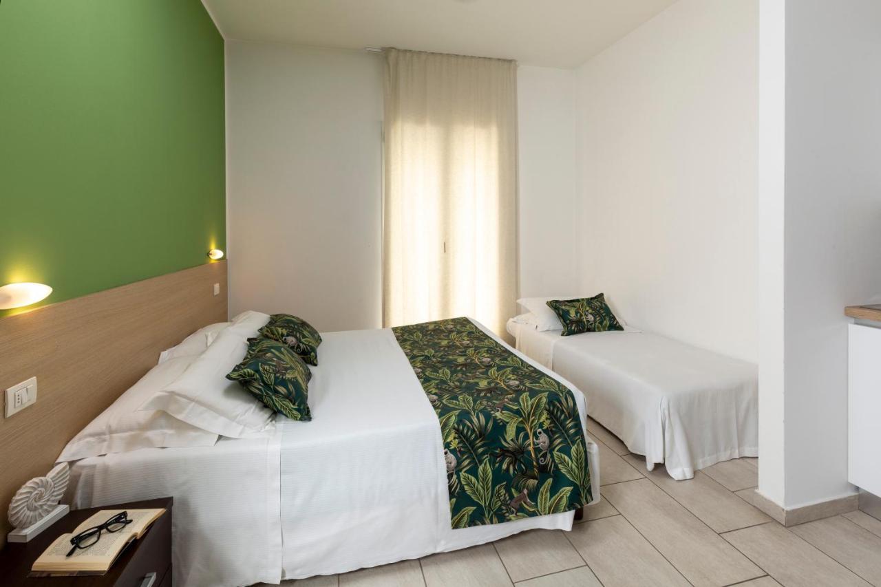 Rubino Apartments A 100Metri Dal Mare Riccione Luaran gambar