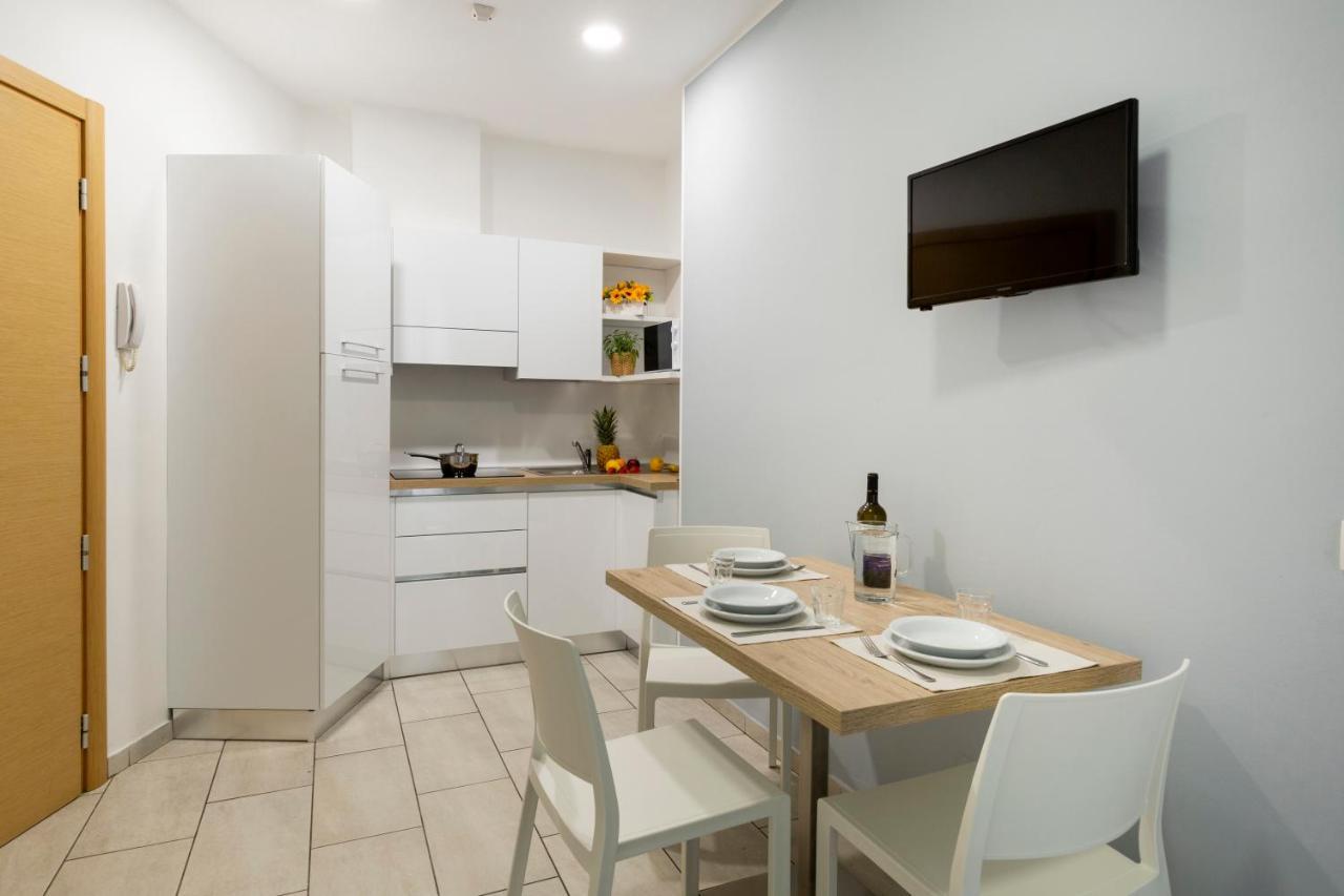 Rubino Apartments A 100Metri Dal Mare Riccione Luaran gambar